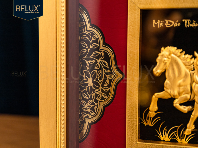 Tranh Bát Mã Dát Vàng 24k 34x27cm